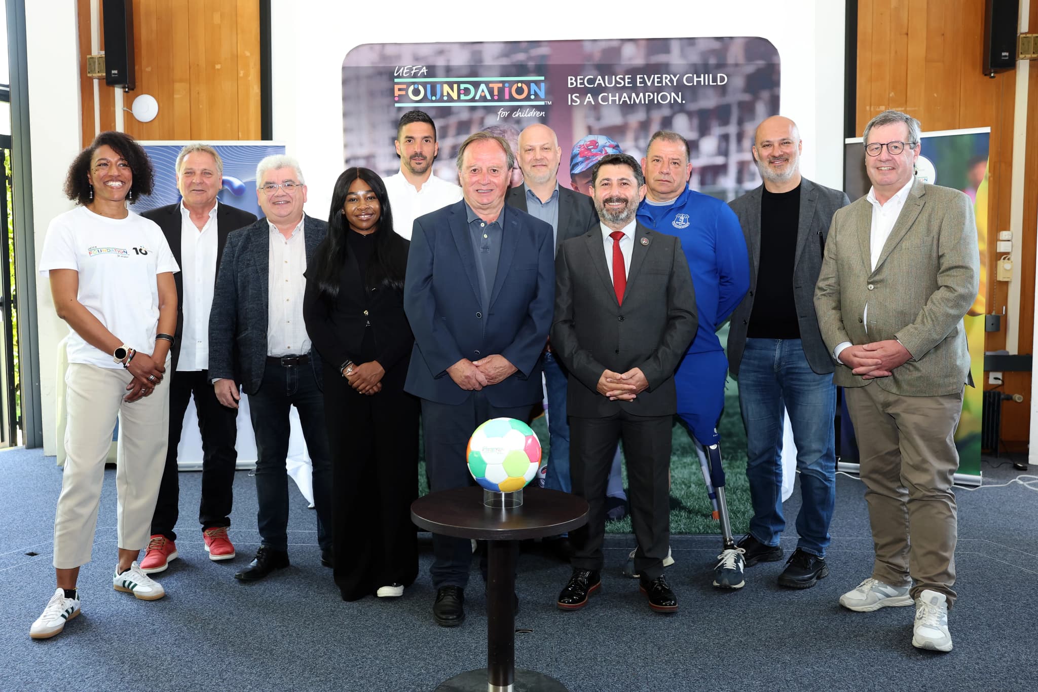 Players from the FIM–Family celebrating together after an inclusive match